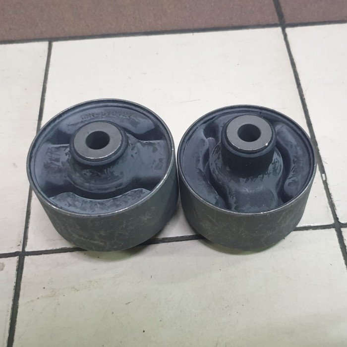 Bushing Arm Besar Trailing Belakang Lancer Cedia CS3 CS5